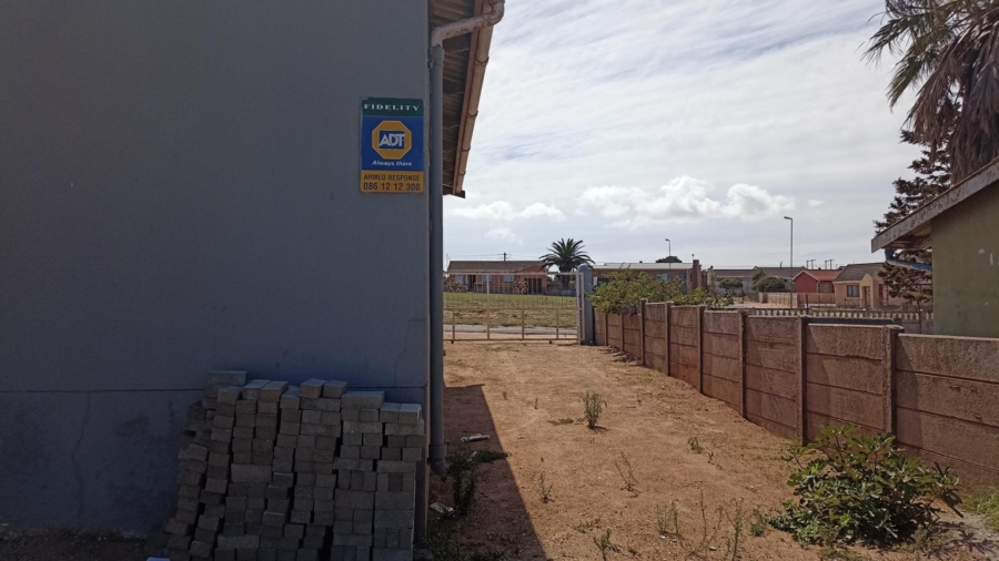 3 Bedroom Property for Sale in Louwville Western Cape